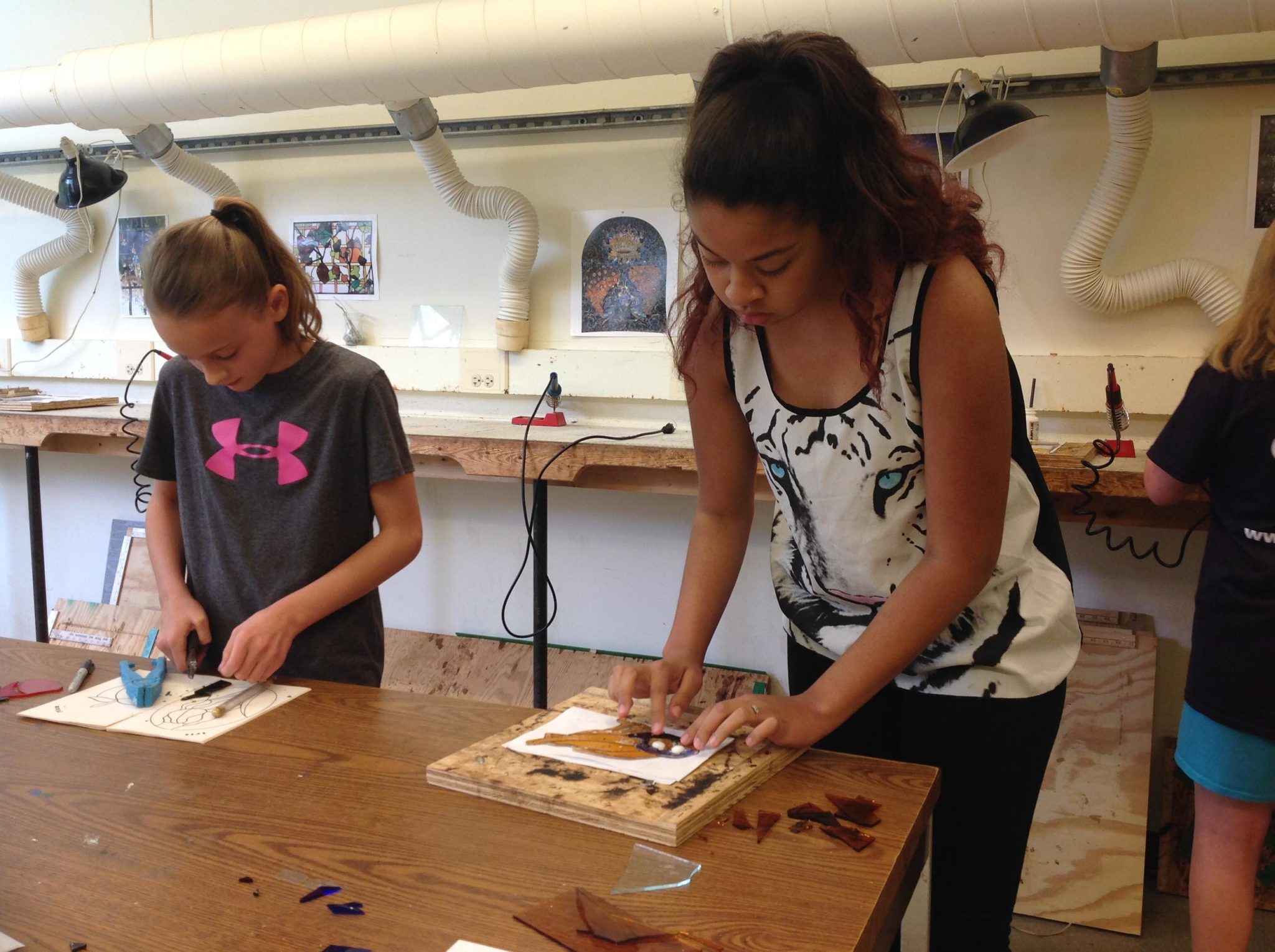 You are currently viewing PRE-TEEN CAMP: Stained Glass Mosaics (Ages 11-13)